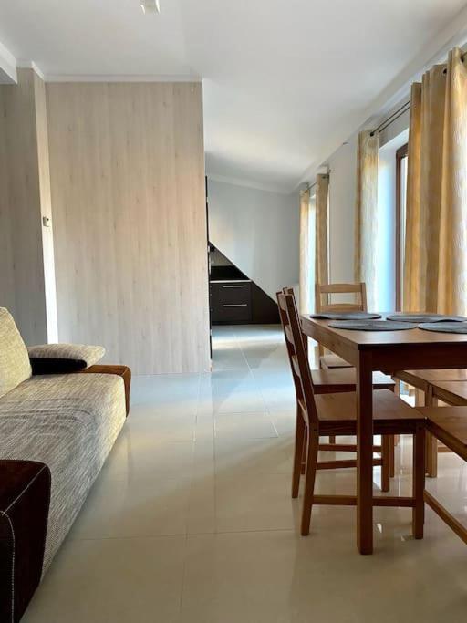 Piekny Apartament Z Widokiem Na Jezioro Niegocin Apartment Gizycko Exterior photo